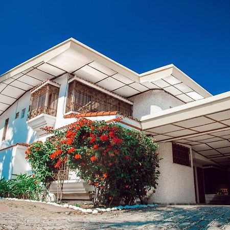Antiguo Cuscatlán Hotel Santa Elena מראה חיצוני תמונה