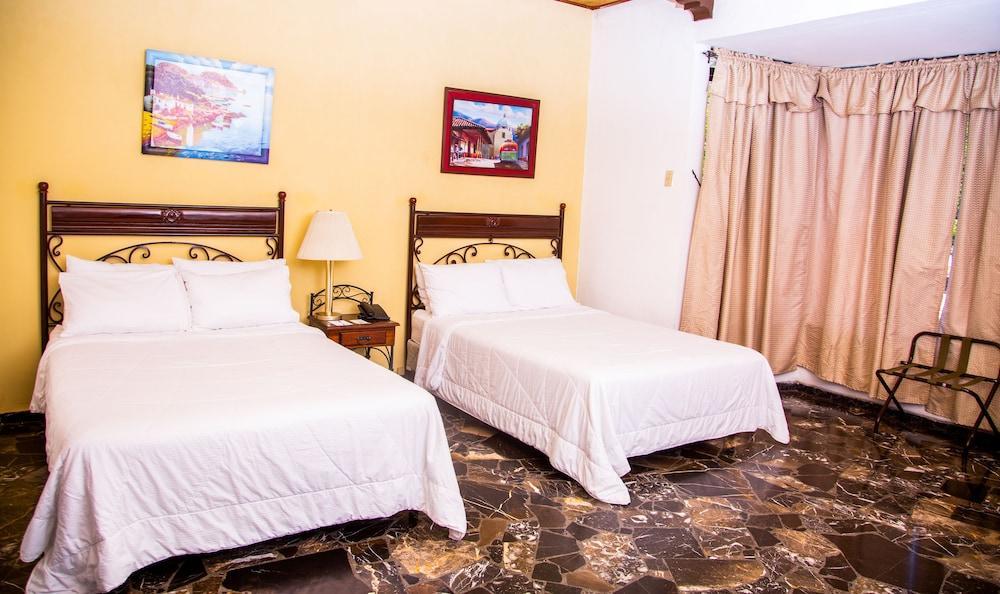 Antiguo Cuscatlán Hotel Santa Elena מראה חיצוני תמונה