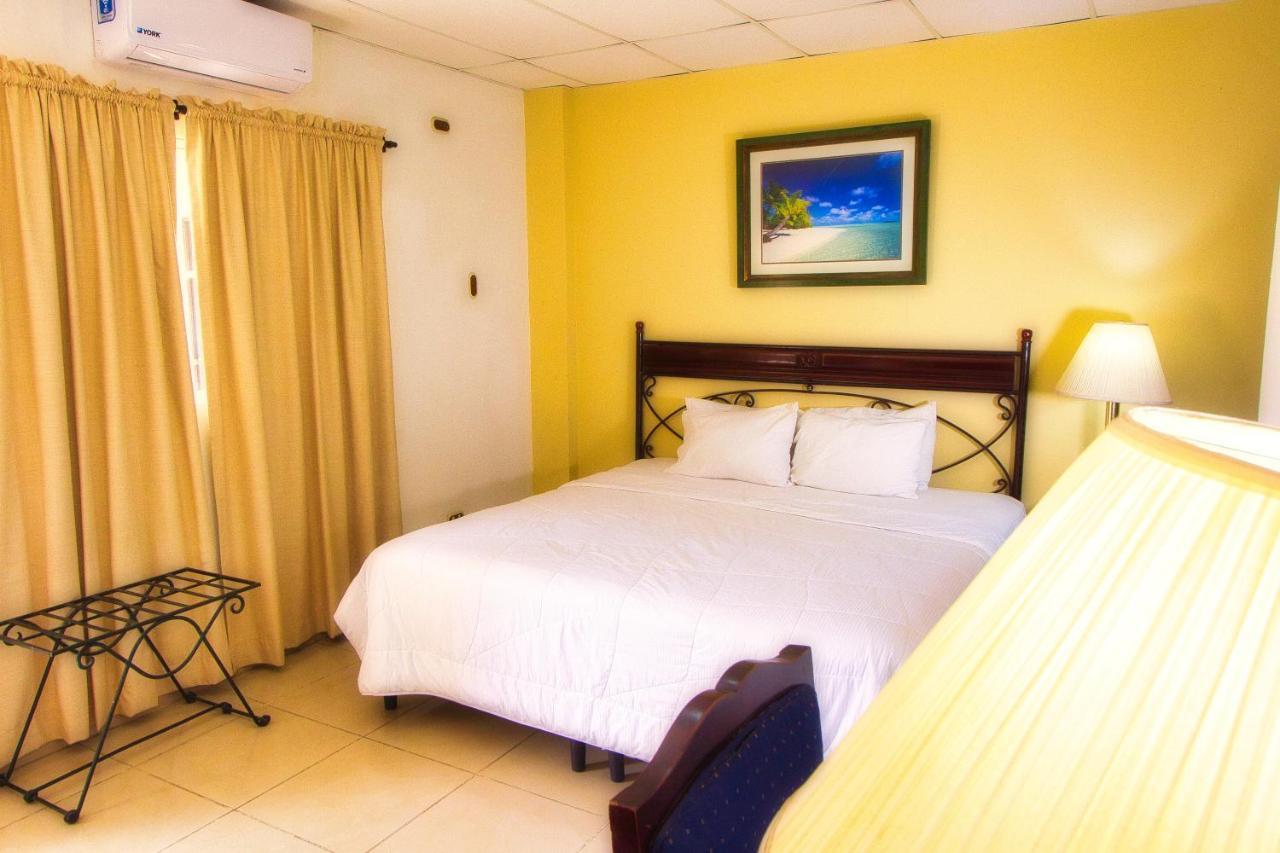 Antiguo Cuscatlán Hotel Santa Elena מראה חיצוני תמונה