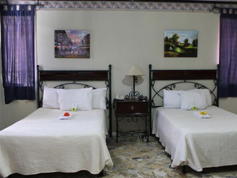 Antiguo Cuscatlán Hotel Santa Elena מראה חיצוני תמונה