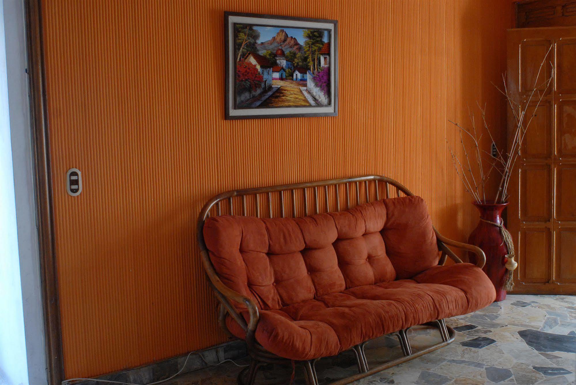 Antiguo Cuscatlán Hotel Santa Elena מראה חיצוני תמונה