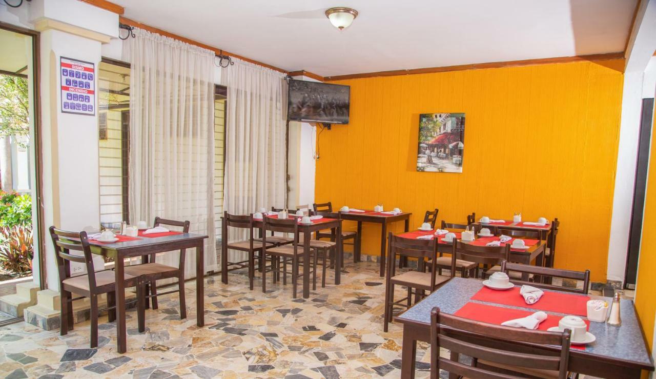 Antiguo Cuscatlán Hotel Santa Elena מראה חיצוני תמונה