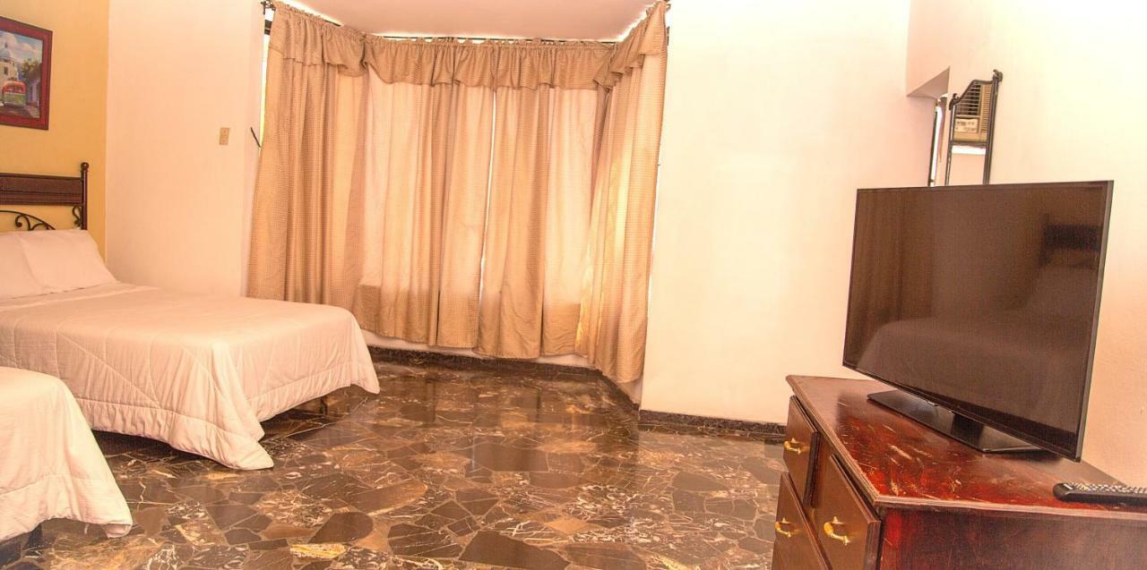 Antiguo Cuscatlán Hotel Santa Elena מראה חיצוני תמונה