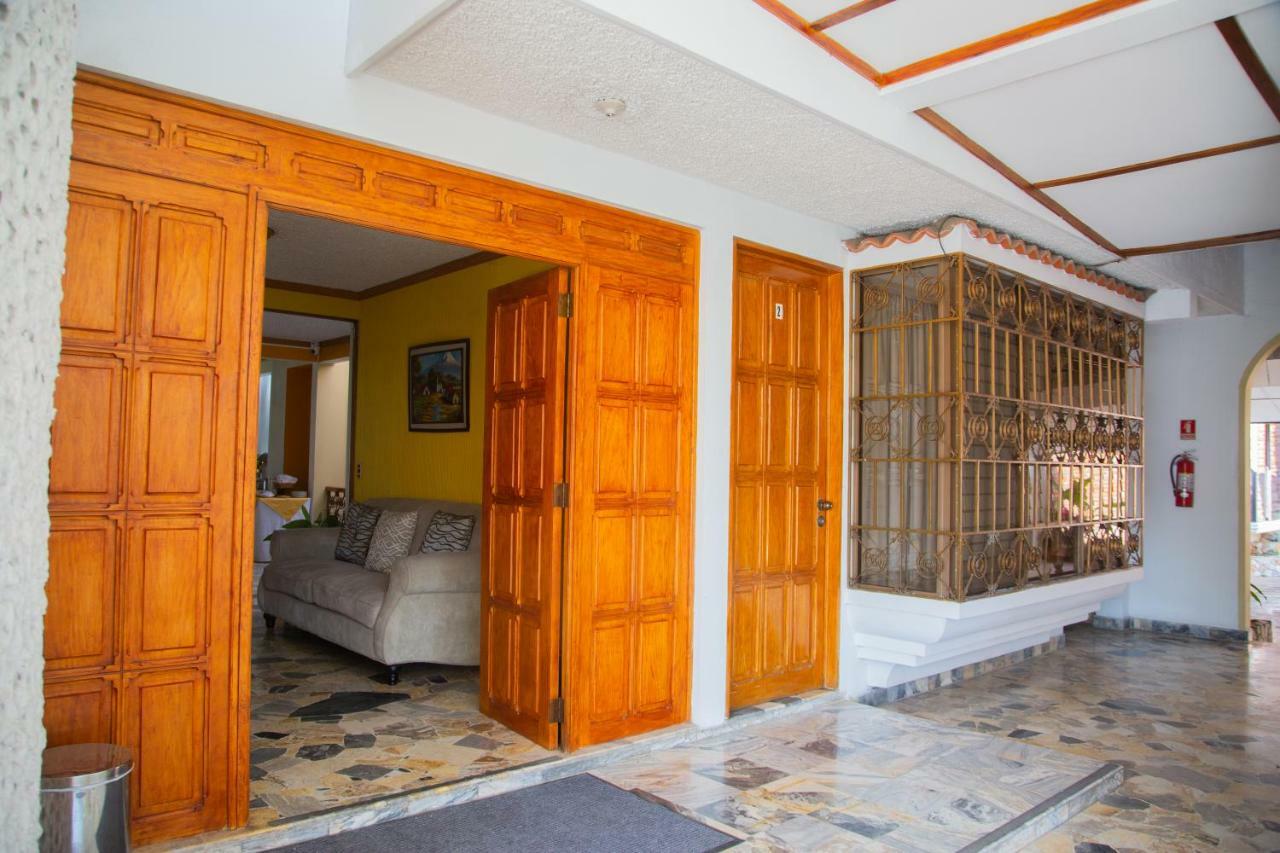 Antiguo Cuscatlán Hotel Santa Elena מראה חיצוני תמונה