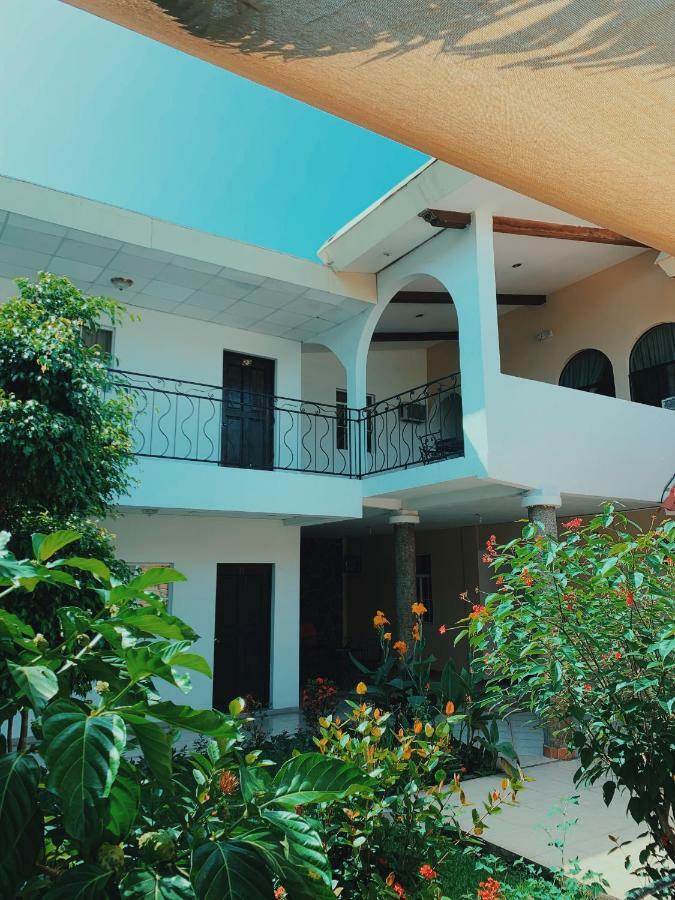 Antiguo Cuscatlán Hotel Santa Elena מראה חיצוני תמונה