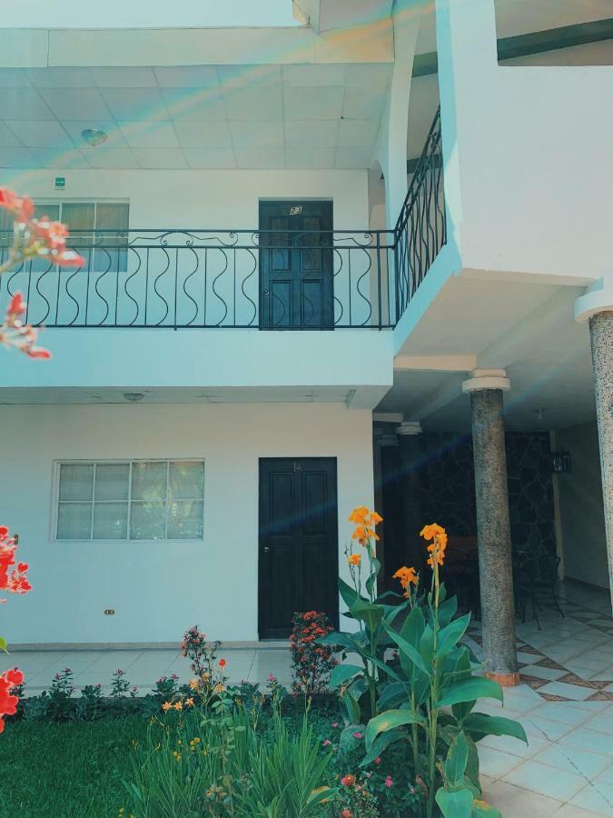 Antiguo Cuscatlán Hotel Santa Elena מראה חיצוני תמונה